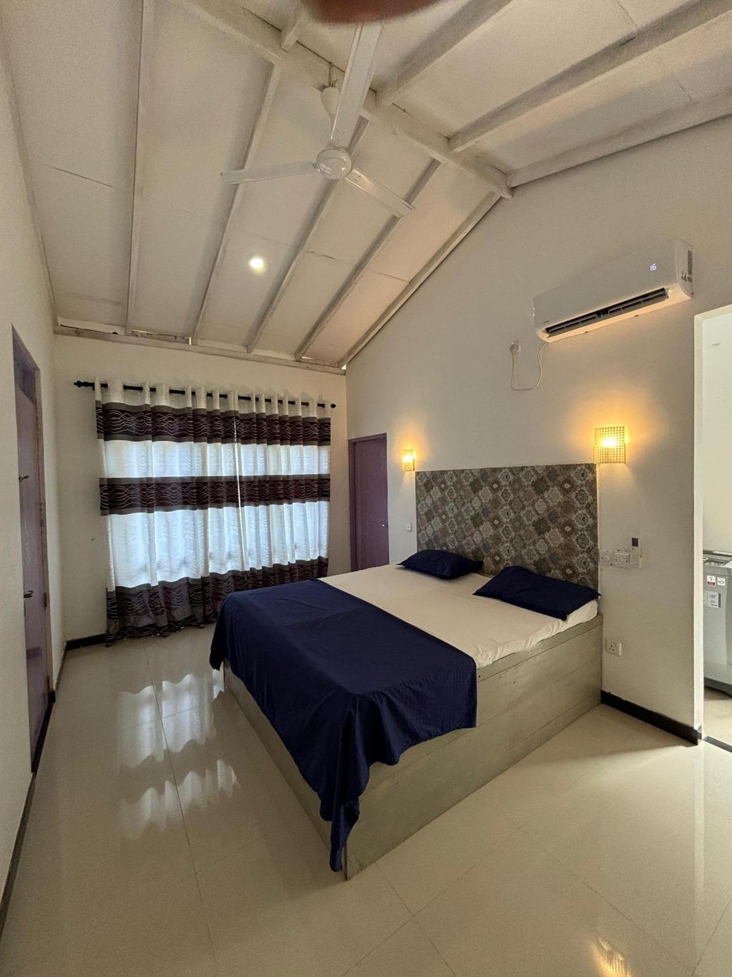 House 73 Hotel Унаватуна Екстериор снимка